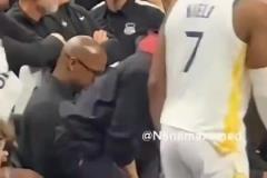 勇士遭森林狼打花，庫里在場邊只能干著急呀！