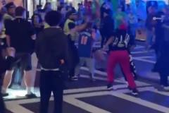 G2賽后尼克斯和綠軍球迷一言不合斗毆 看起來綠軍球迷贏了！