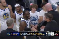 追夢被犯規后肘翻里德吃T，憤憤不平怒噴裁判！庫里趕忙上前勸阻