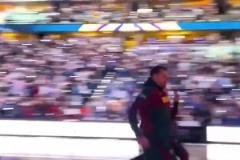 威少帶一群孩子出去玩！