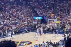 這就是主場氣勢！約基奇上罰球線時，掘金主場球迷高呼MVP！