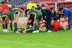 受傷的克雷桑、孫國文，治療的前隊醫桑德羅，滿屏的泰山隊元素