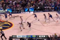 這球真的救命啊！戈登最后大心臟飚進關鍵三分，助掘金扳平比分！