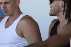 這波血賺！當年約基奇盛情款待戈登賽馬 今天戈登又救約基奇一命