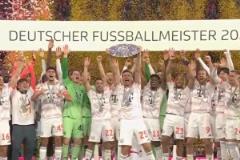 穆勒主場謝幕！慢鏡再看穆勒高舉沙拉盤慶祝！