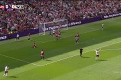 丟球了！庫杜斯助攻紹切克搶點破門，曼聯0-1落后西漢姆