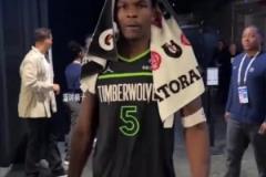 上半場8分下半場28分！華子：沒什么不一樣，我必須保持自信