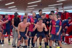 未來可期！巴薩小孩哥們賽后更衣室慶祝