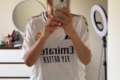 姆巴佩上一次帽子戲法時(shí)，拿著金靴獎(jiǎng)低著頭領(lǐng)了亞軍獎(jiǎng)牌