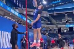 天賦炸裂弗拉格聯合試訓垂直彈跳測試結果：90厘米！！！