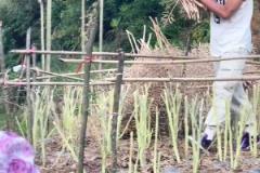 不忘初心！CBA球員矣進(jìn)宏回到老家?guī)图胰烁苫? style=