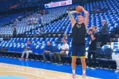 能找回準心嗎？約老師賽前熱身底角三分 系列賽三分僅21.4%