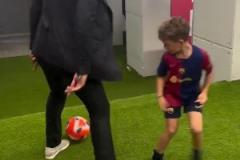 什琴斯尼兒子現(xiàn)場(chǎng)爭(zhēng)搶老亨利，這下可以說(shuō)我的帶球像大帝了