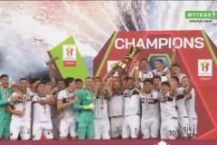 擊敗米蘭奪冠！博洛尼亞高舉獎杯全隊慶祝！