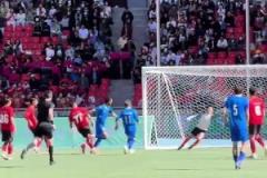 寶刀未老！退役19年的范志毅重返綠茵場，帶領青超聯隊取得進球