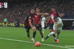 人仰馬翻！姆巴佩以一敵三突圍防線！被對手合圍破壞！