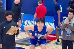 下一個(gè)登貝萊？亞馬爾已經(jīng)好幾次訓(xùn)練遲到了，弗里克很不滿