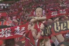 太可愛了！10個月的成都小球迷上央視了