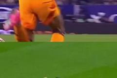 皇馬球迷：同一球場對同一個對手，對姆巴佩鏟球甚至不是黃牌