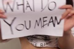 美娜黑白寫真大秀腹肌：東北版“瞅你咋地”