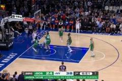 大頭也太強了布倫森加速左路硬突霍勒迪 高難度左手反籃打進