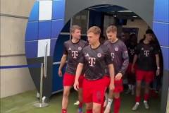 他值得！穆勒結束德甲生涯，霍村球迷全體起立鼓掌致敬！