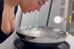 喬治娜的凡爾賽護(hù)膚：護(hù)膚液不是擦，而是泡