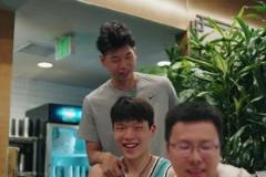 崔永熙驚喜探班楊瀚森：早知道這么多人就把發型整一下了