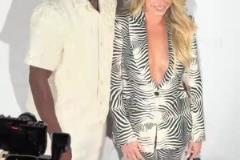 老婆穿著太惹眼！博格巴攜妻子出席活動(dòng)