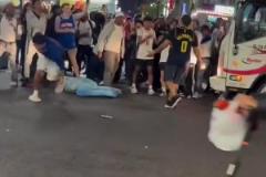 這是個狠人！在紐約穿著步行者的球衣