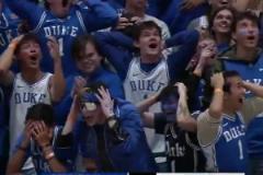 正面滑翔隔扣一條龍！弗拉格這身體條件，把全場球迷都驚呆了