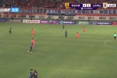 紅獅后衛滑倒送禮！克雷桑上前搶斷后輕松低射破門