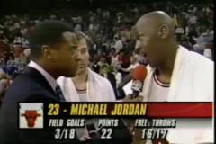 別罵SGA了！93年東決G3，喬丹曾18投3中，17罰16中