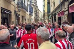 畢竟在我家主場比賽畢巴沒進歐聯決賽，球迷依然嗨起來了