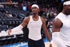 我們正在見證下一個巨星！SGA每一場都會花費時間給粉絲簽名！