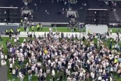 15年亞洲杯決賽后孫興慜被澳波安慰，如今二人合作拿到歐聯